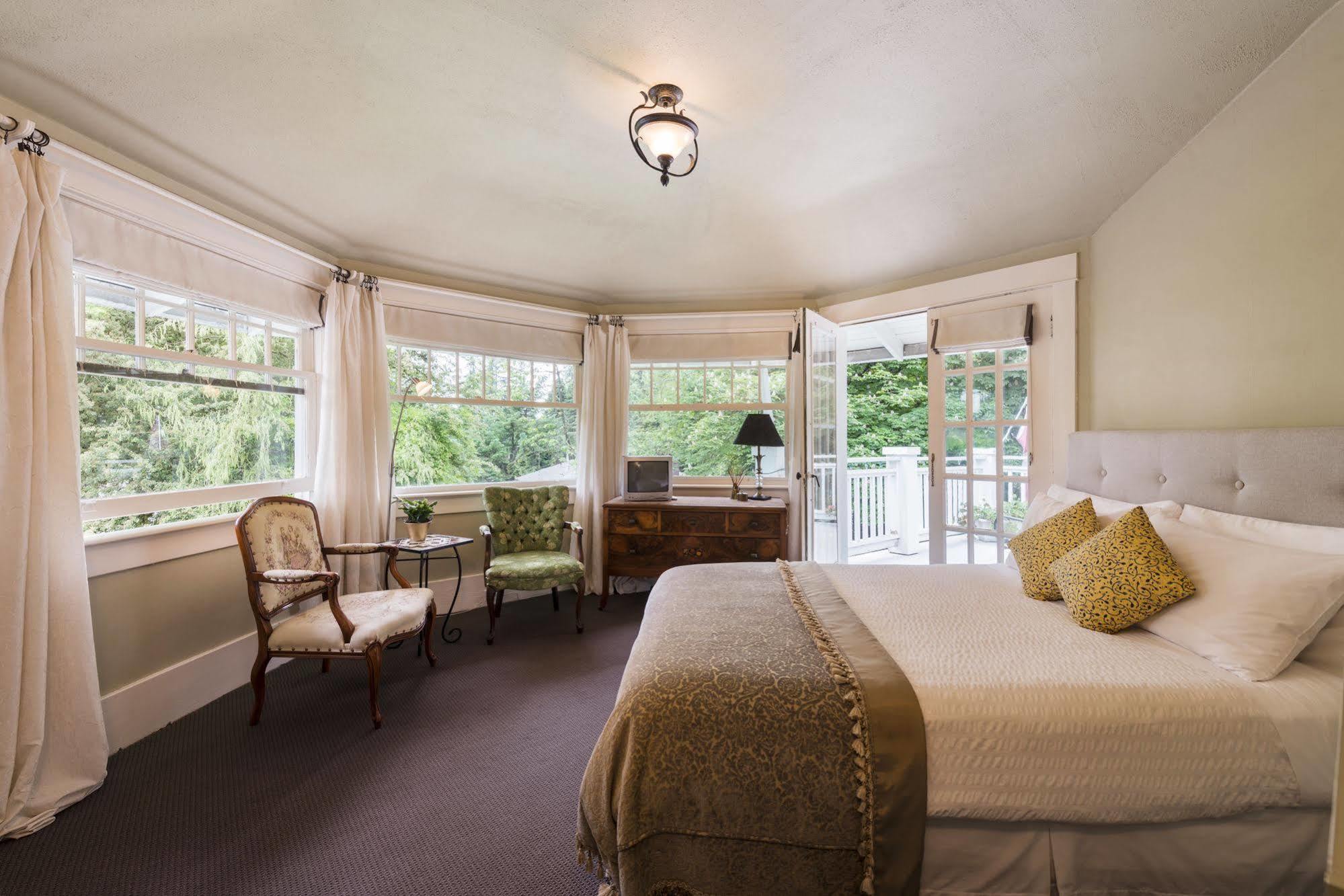 Thistledown House West Vancouver Eksteriør bilde