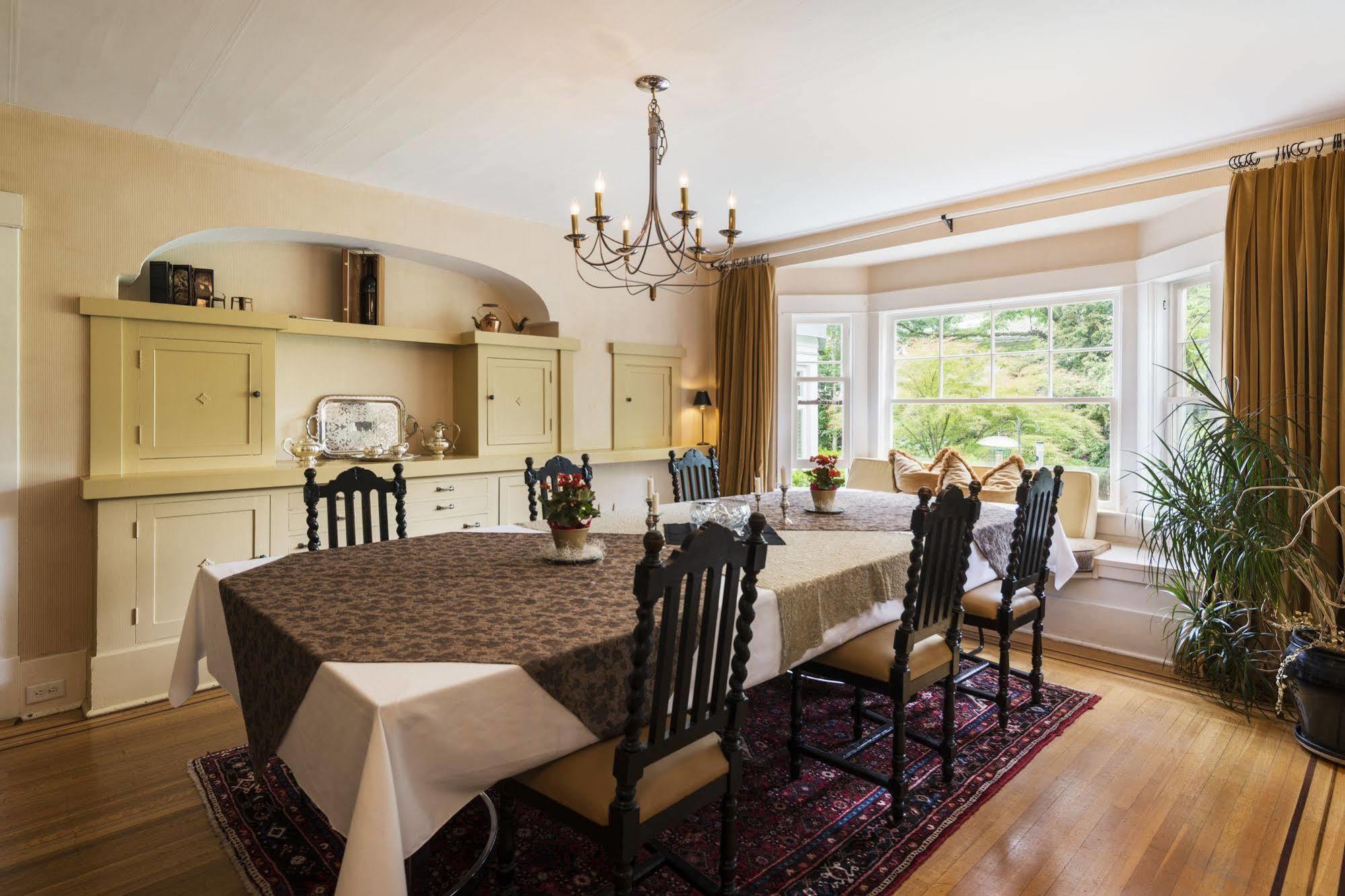 Thistledown House West Vancouver Eksteriør bilde